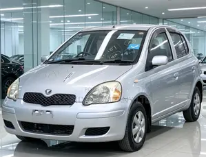 Toyota Vitz 2002 Silver