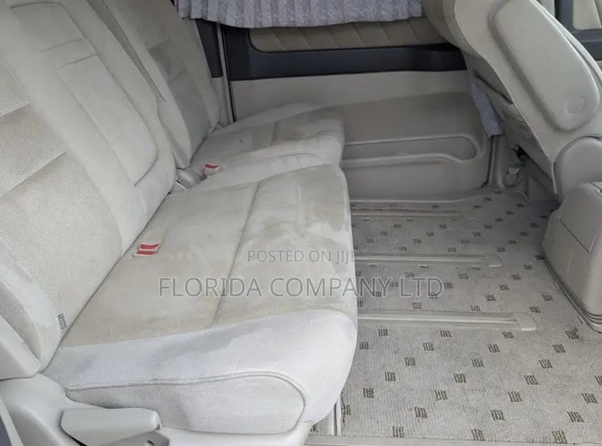 Toyota Alphard 2005 Silver
