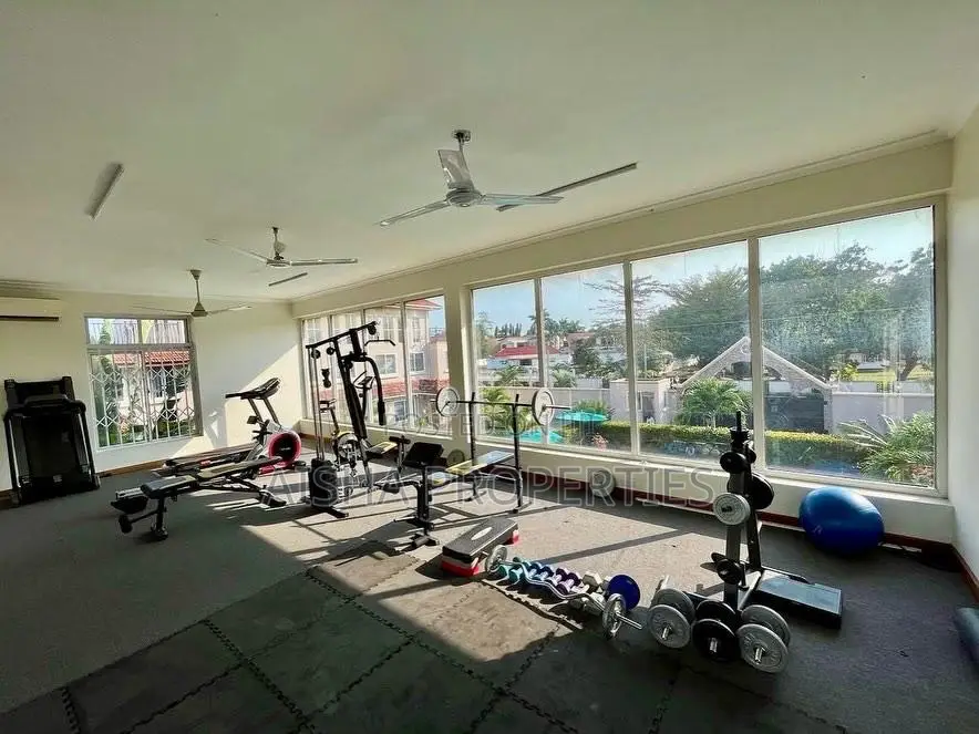 Furnished 4bdrm Villa in Oyster Bay for rent