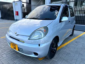 Toyota Fun Cargo 2002 Silver