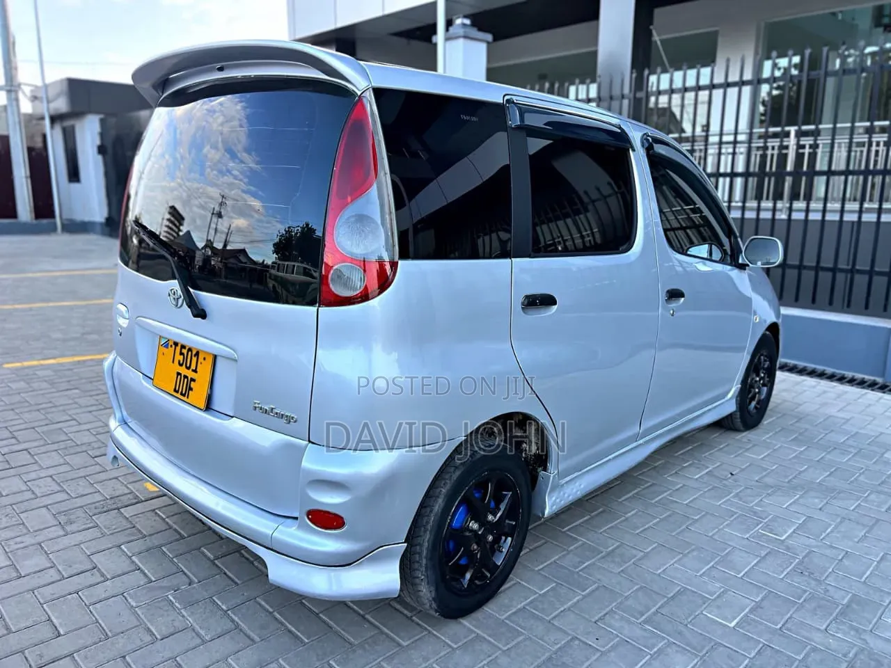 Toyota Fun Cargo 2002 Silver