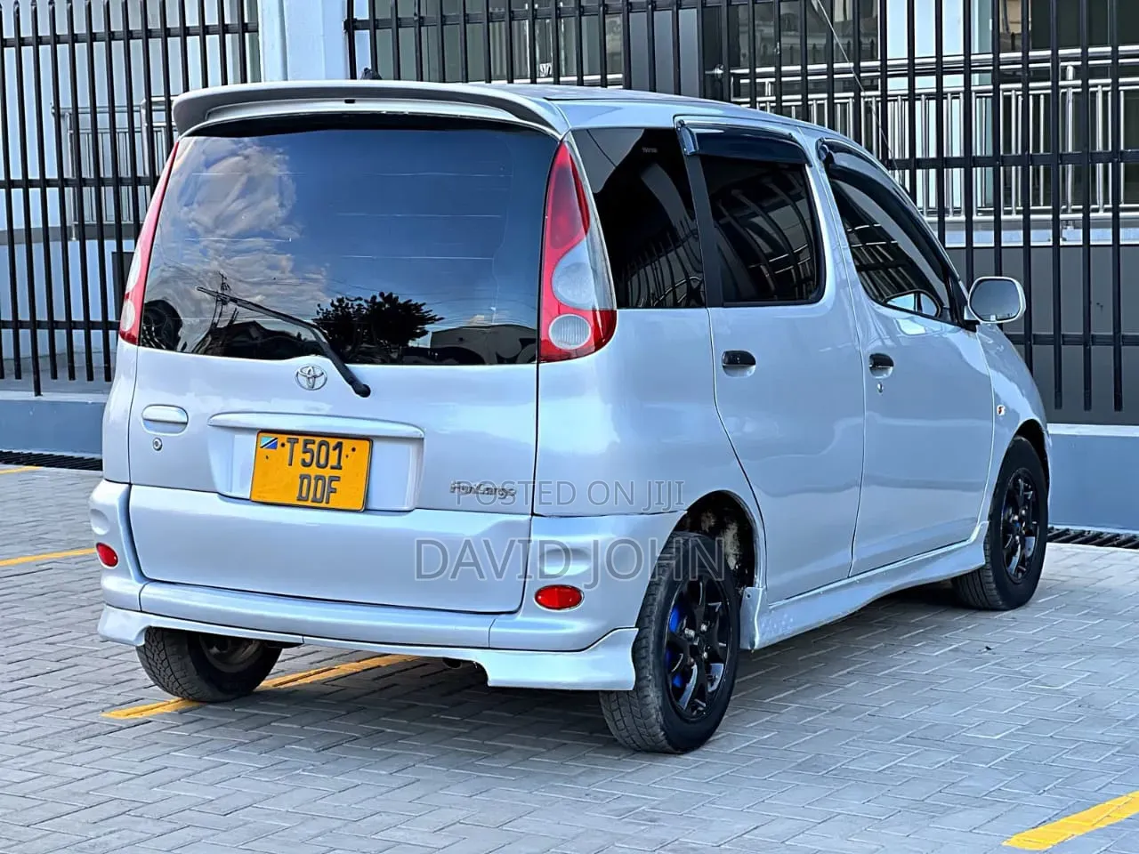 Toyota Fun Cargo 2002 Silver