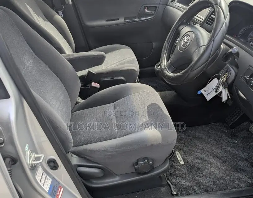 Toyota Corolla Spacio 2004 Silver