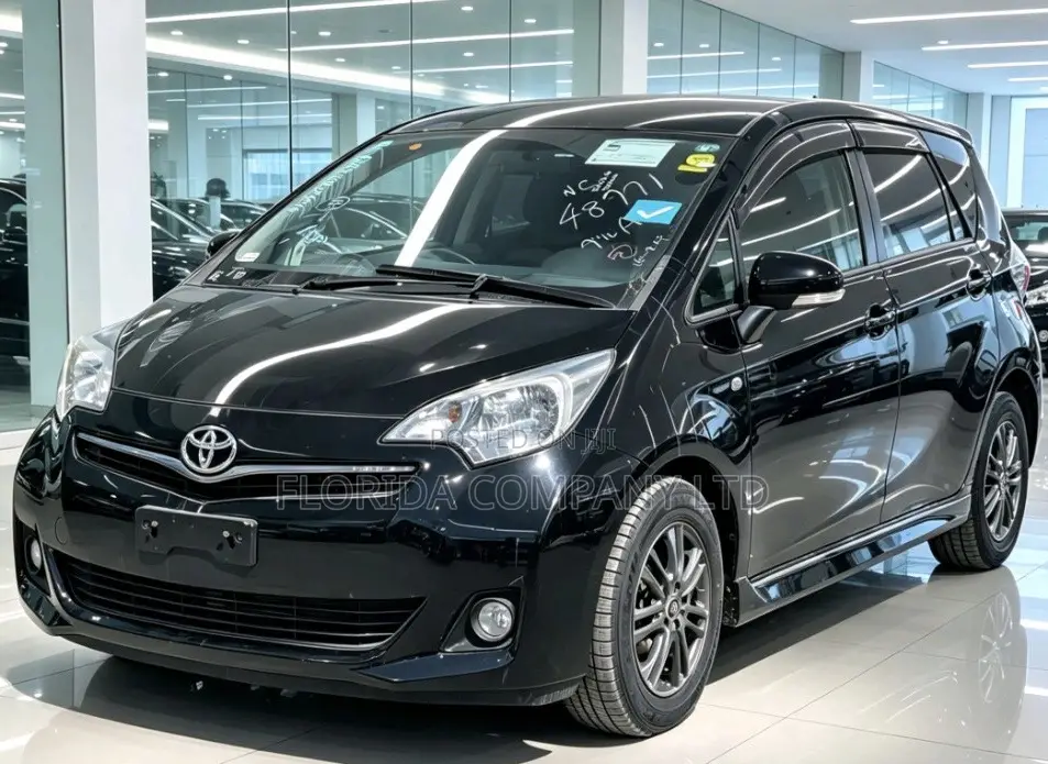 Toyota Ractis 2013 Black
