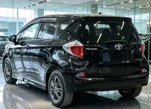 Toyota Ractis 2013 Black