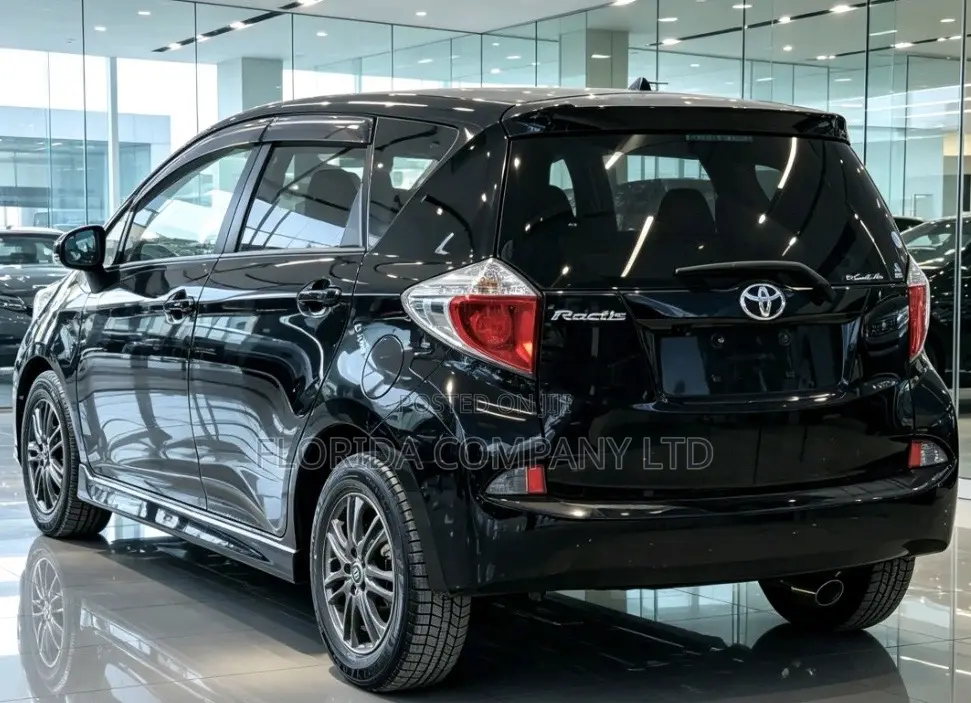 Toyota Ractis 2013 Black