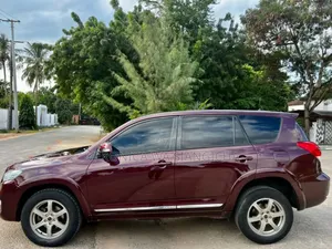 Toyota Vanguard 2011 Burgundy