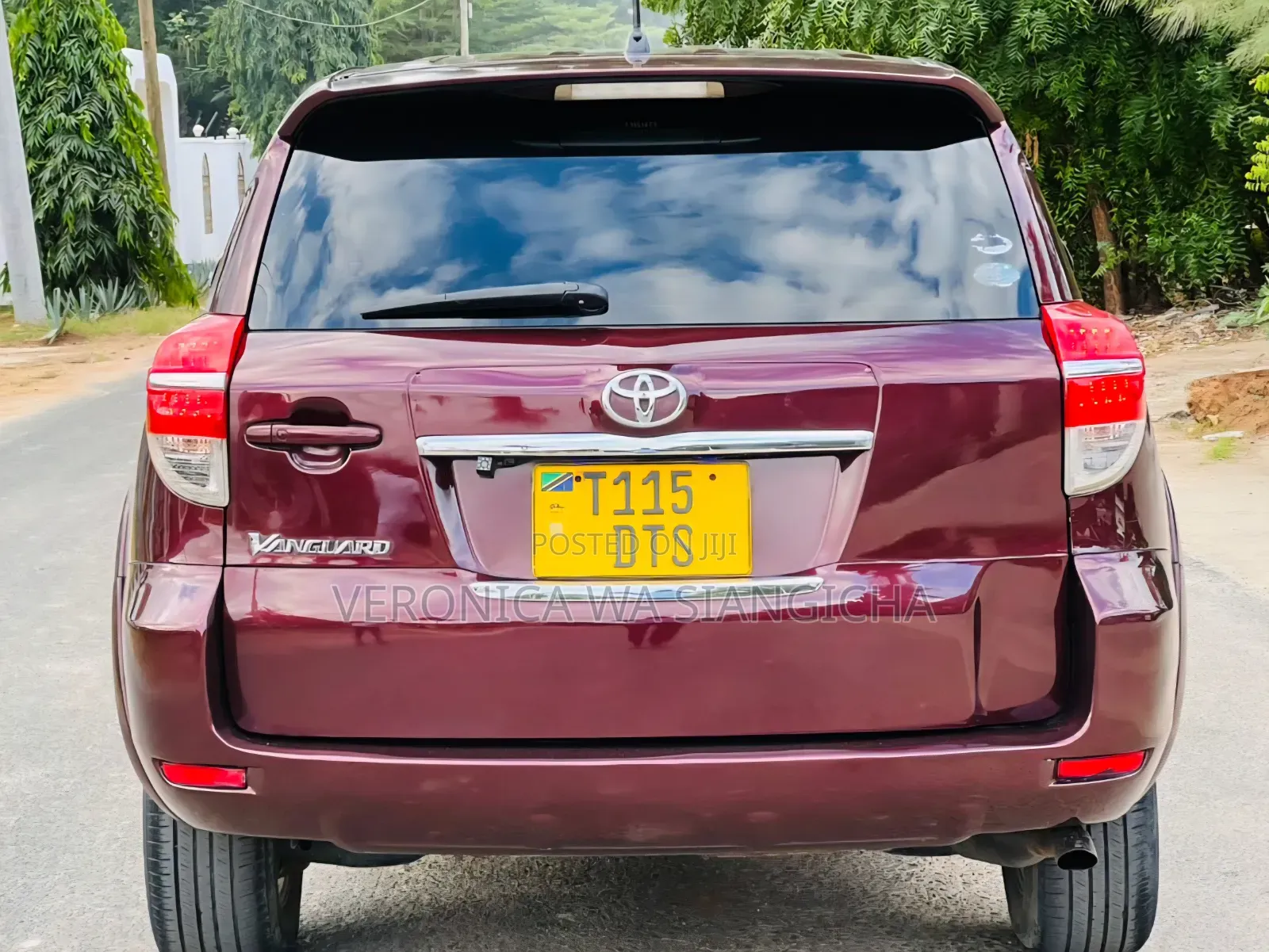 Toyota Vanguard 2011 Burgundy