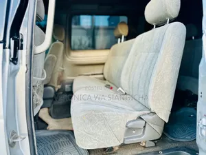 Toyota Noah 2001 Silver