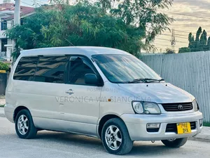 Toyota Noah 2001 Silver