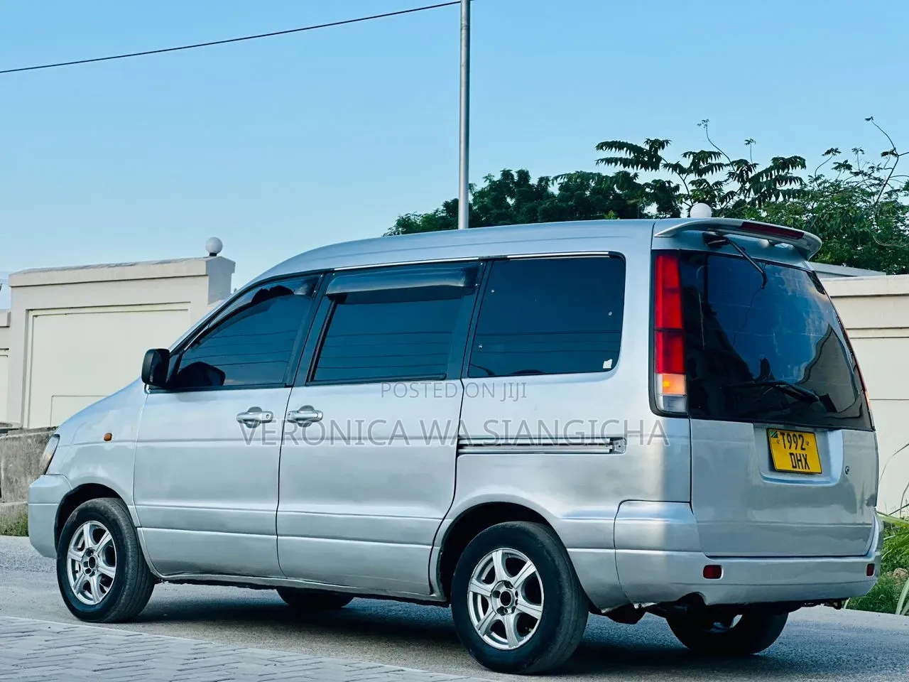 Toyota Noah 2001 Silver