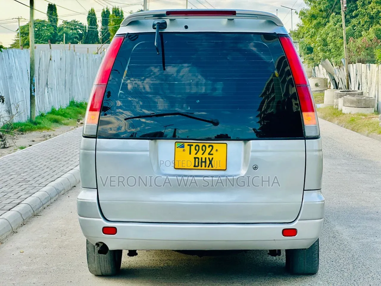Toyota Noah 2001 Silver