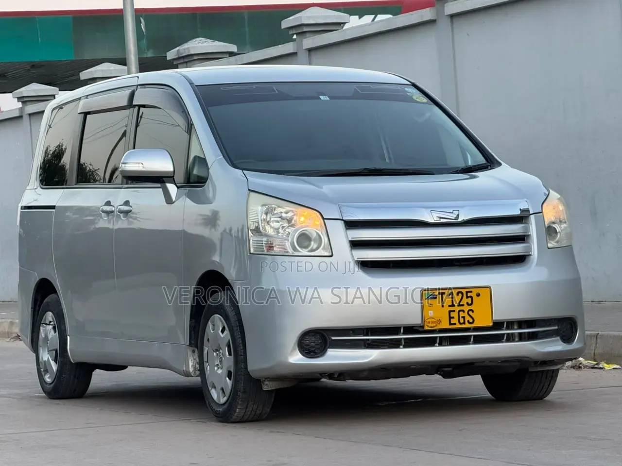 Toyota Noah 2007 Silver