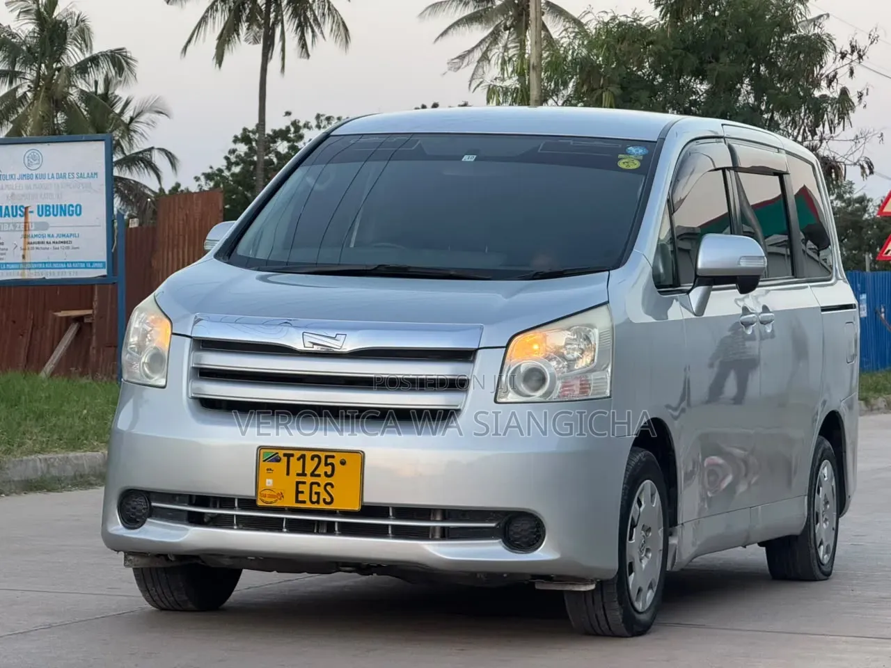 Toyota Noah 2007 Silver