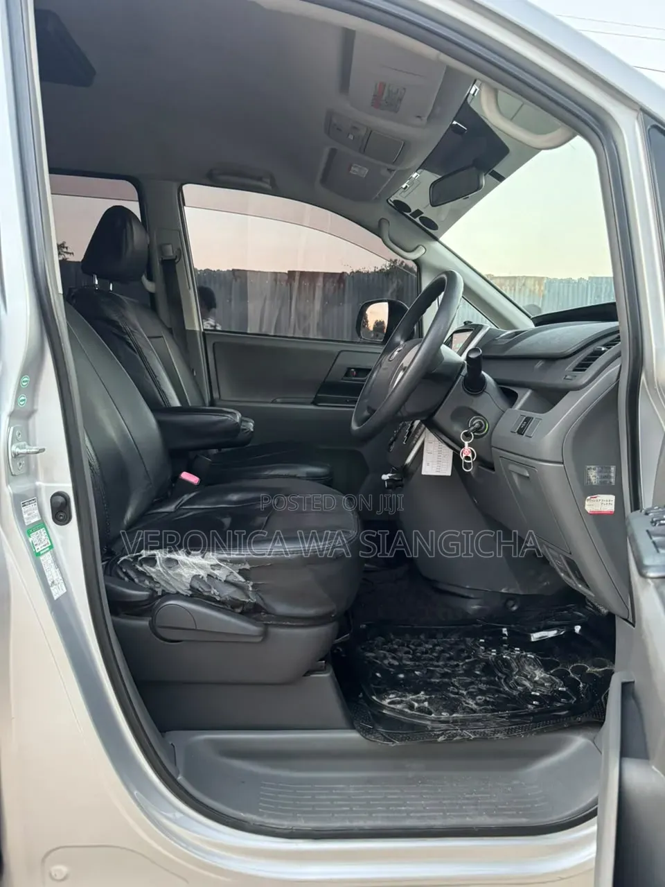 Toyota Noah 2007 Silver
