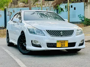 Toyota Crown 2009 White