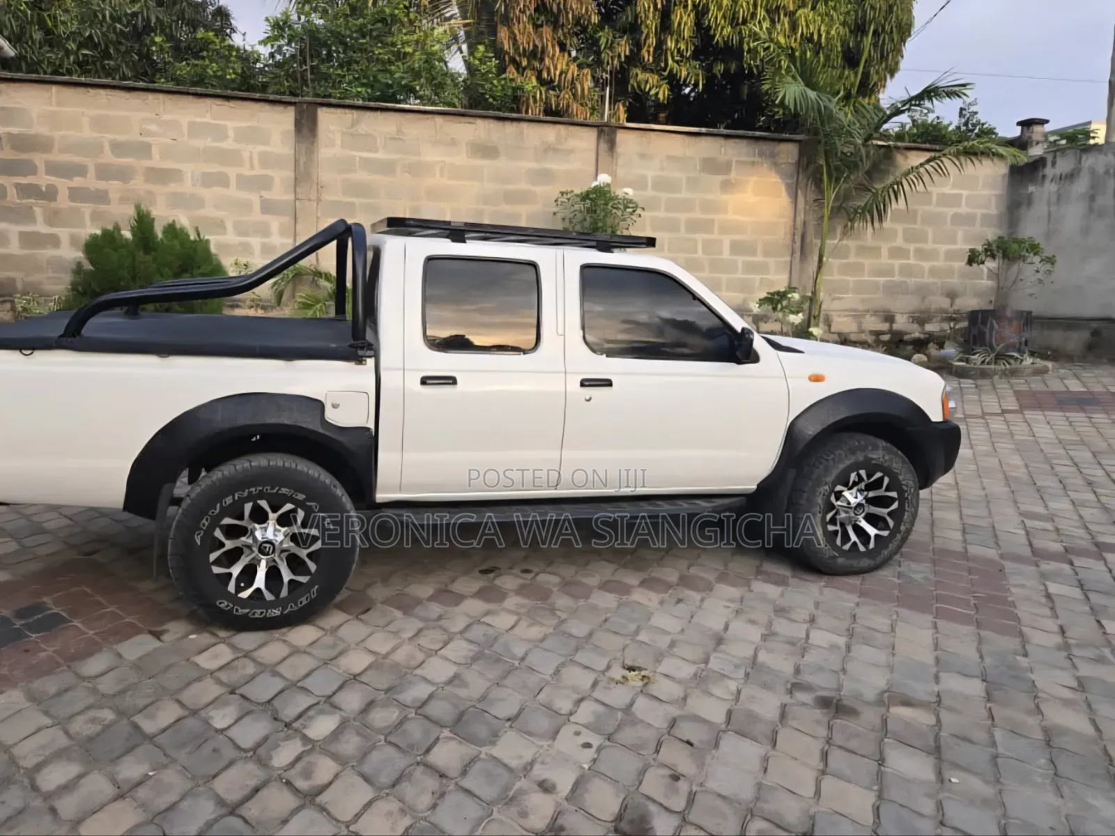 Nissan DoubleCab 2001 White
