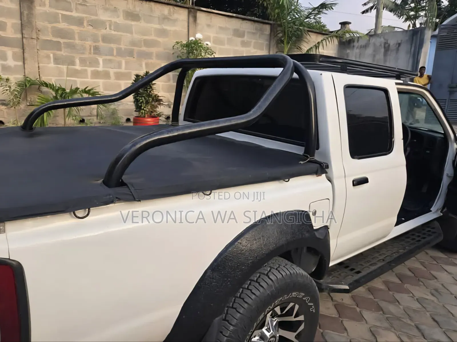 Nissan DoubleCab 2001 White