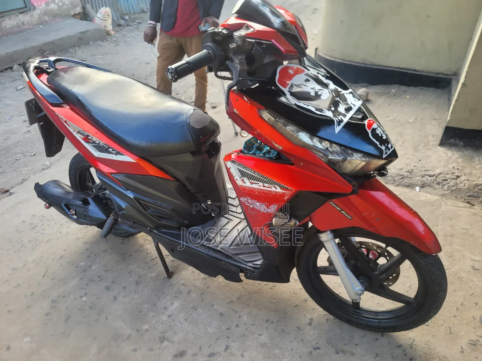 Honda CB 2025 Red