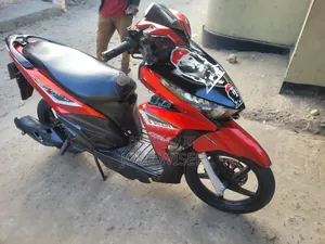 Honda CB 2025 Red