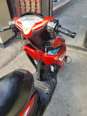 Honda CB 2025 Red