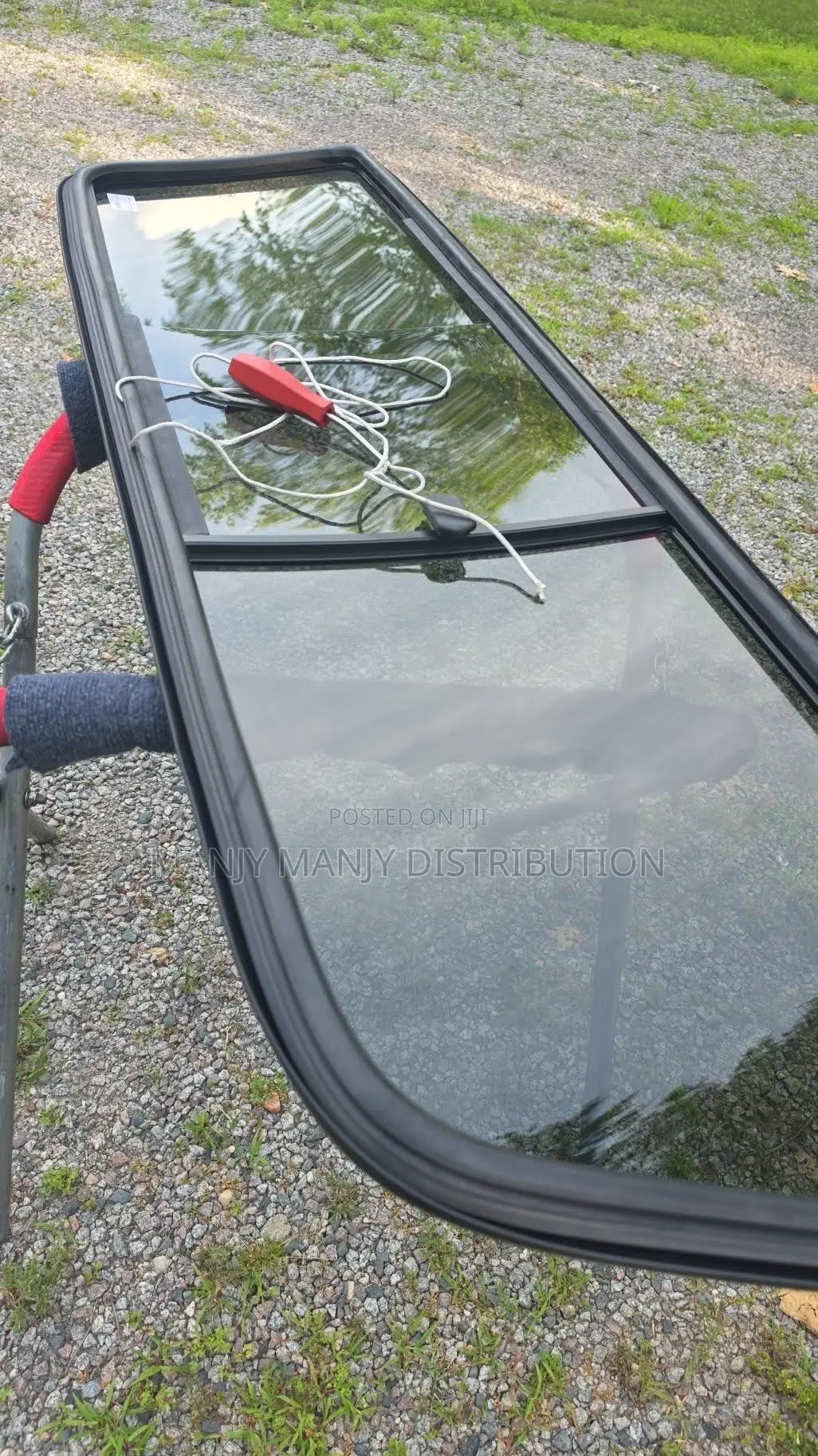 Kioo Cha Gari (Windscreen)