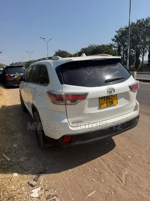 Toyota Kluger 2017 White
