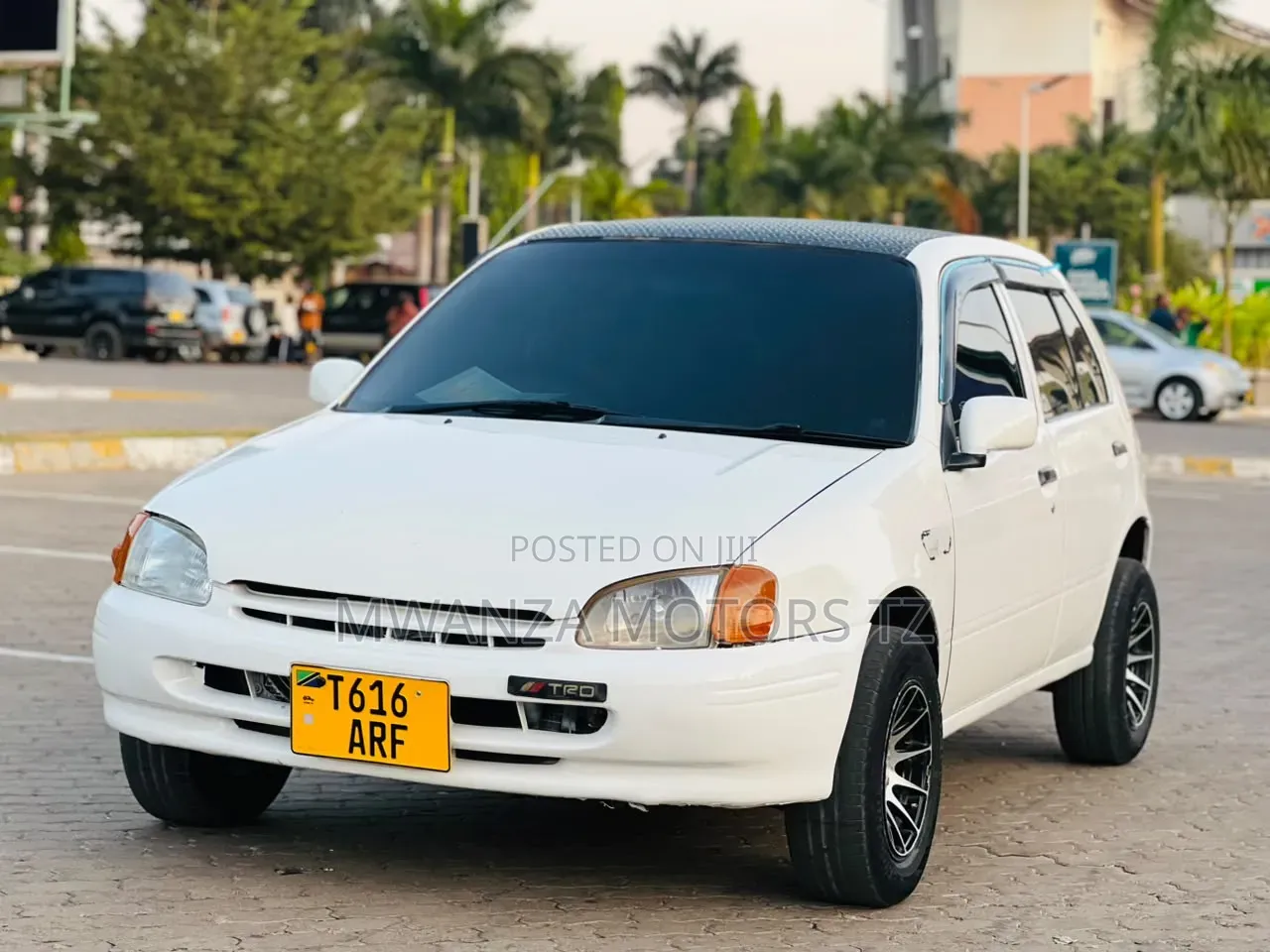 Toyota Starlet 2002 White