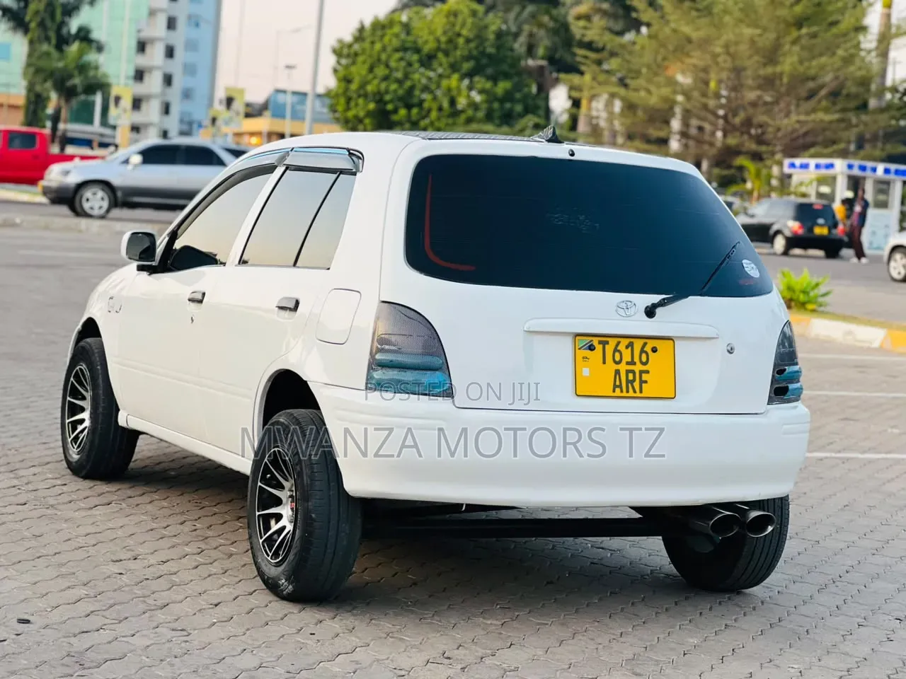 Toyota Starlet 2002 White