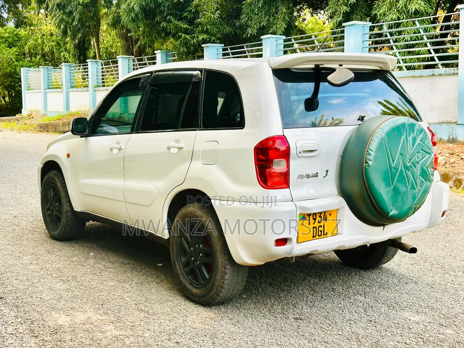 Toyota RAV4 2006 White