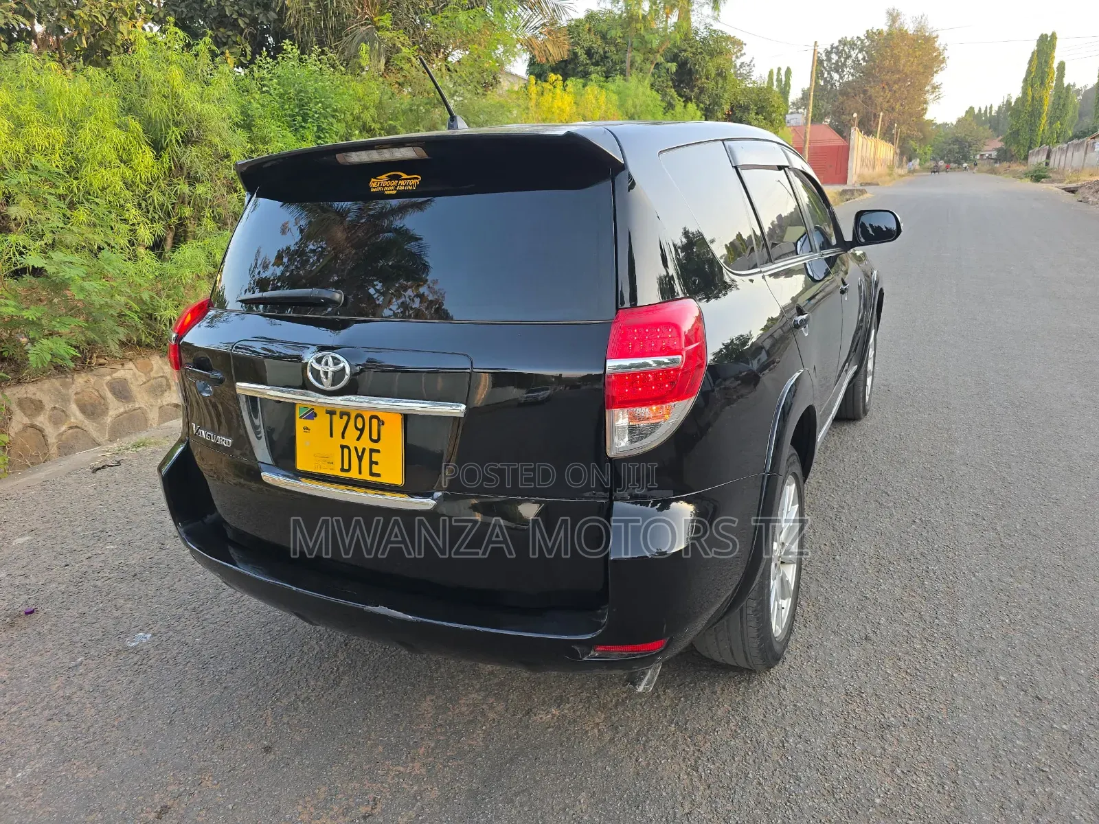 Toyota Vanguard 2011 Black