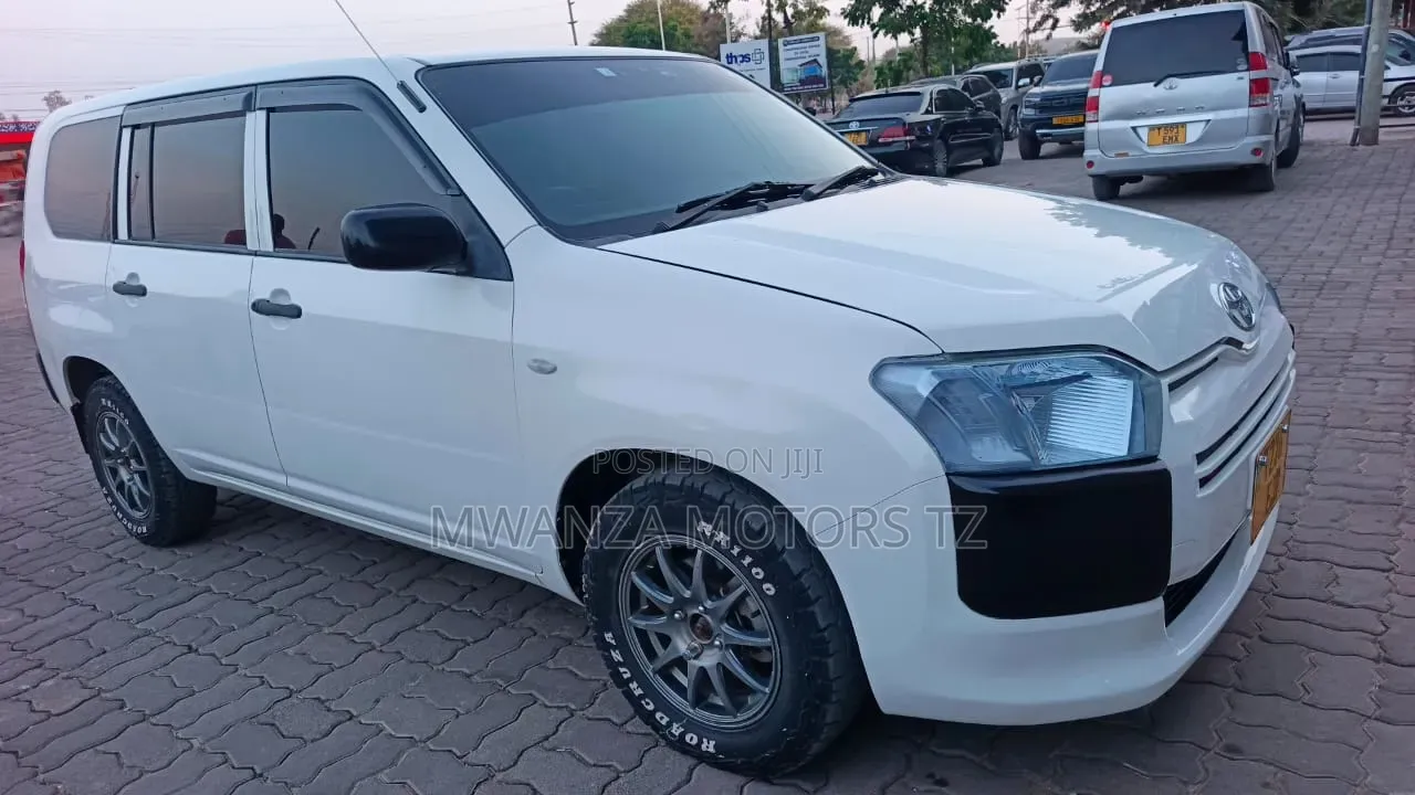 Toyota Succeed SV Premium 2016 Pearl