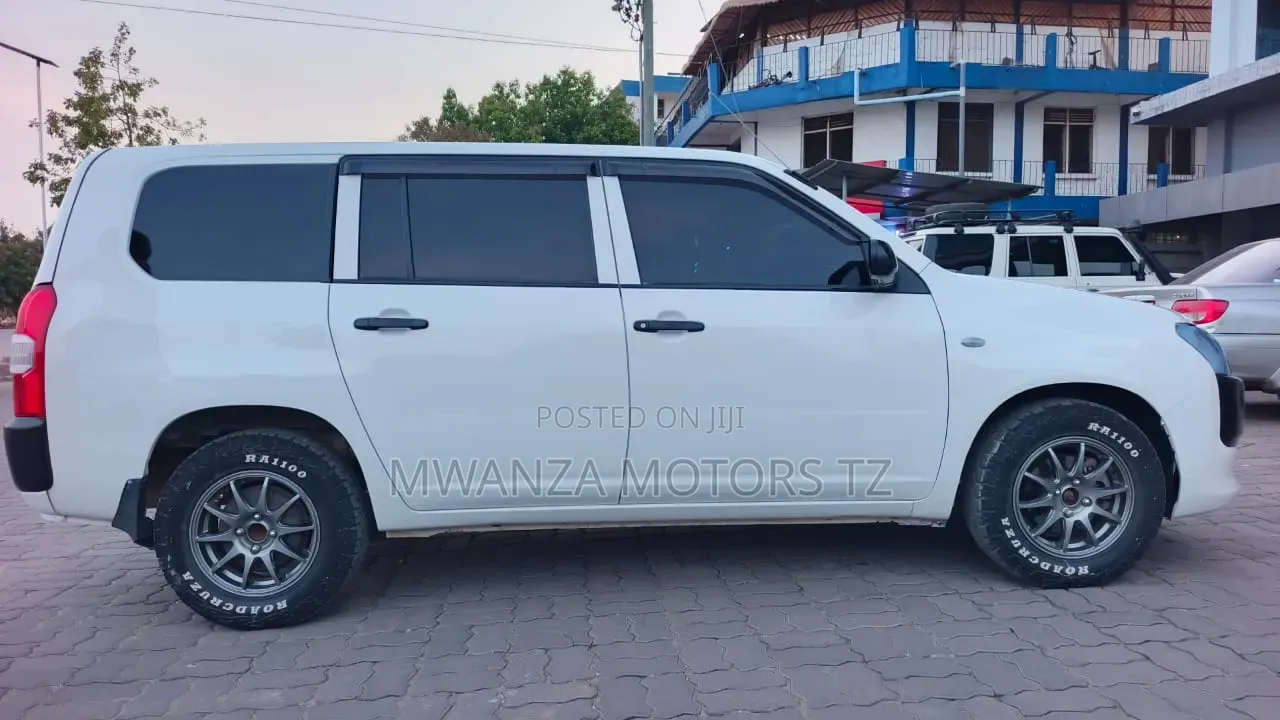 Toyota Succeed SV Premium 2016 Pearl