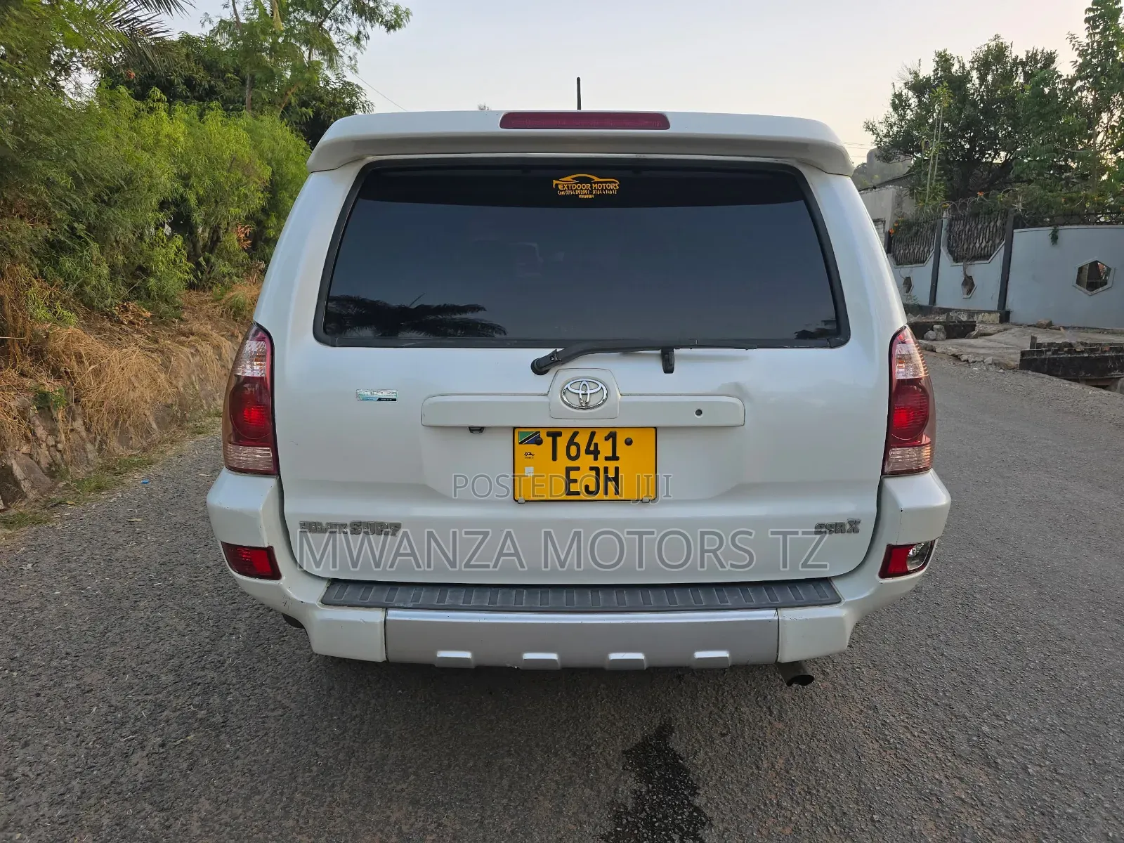 Toyota Hilux Surf 2004 White