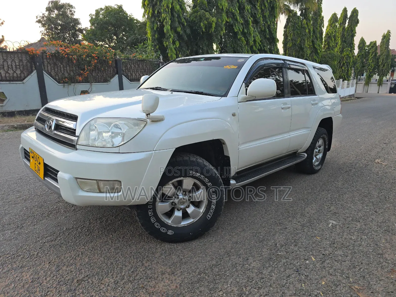 Toyota Hilux Surf 2004 White