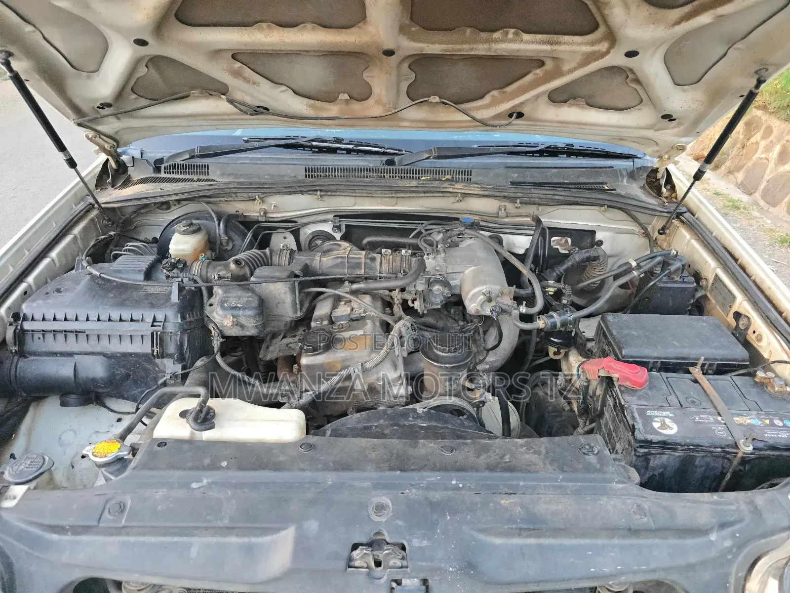 Toyota Hilux Surf 2004 White