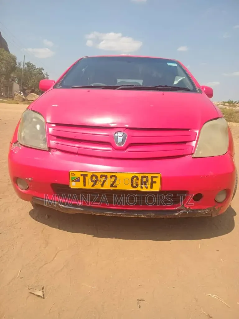 Toyota IST 2003 Red