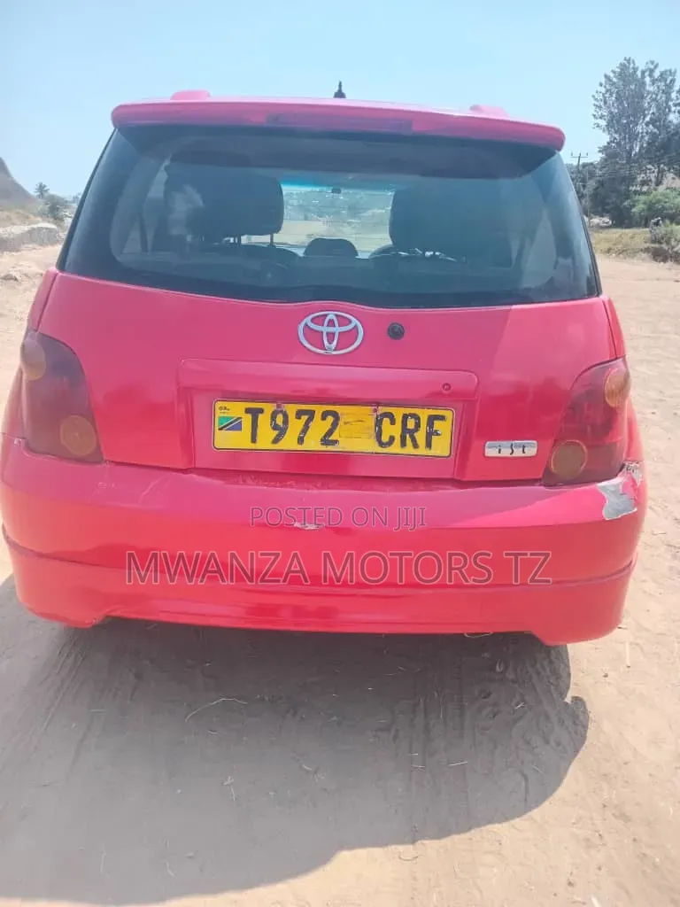 Toyota IST 2003 Red