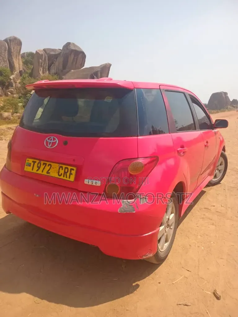 Toyota IST 2003 Red