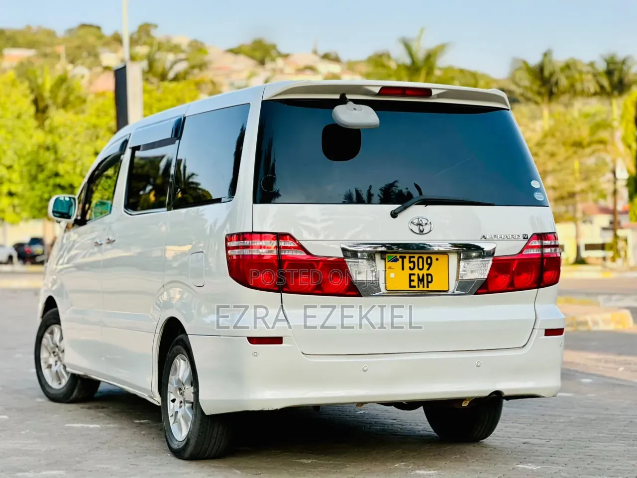 Toyota Alphard 2005 White