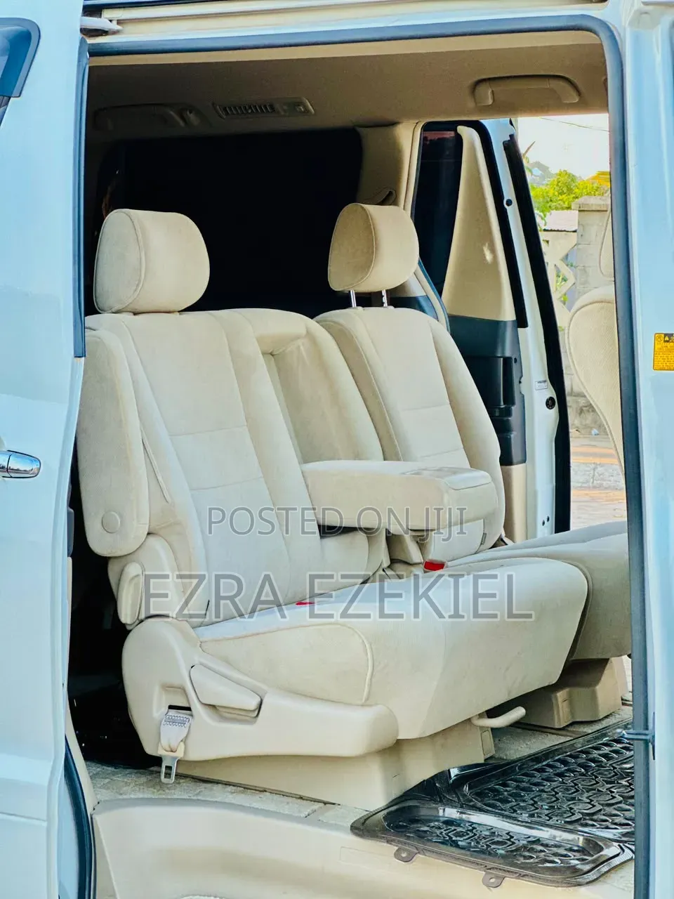Toyota Alphard 2005 White