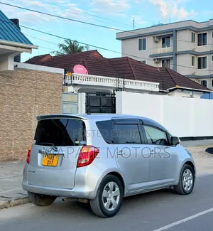 Toyota Ractis 2005 Silver