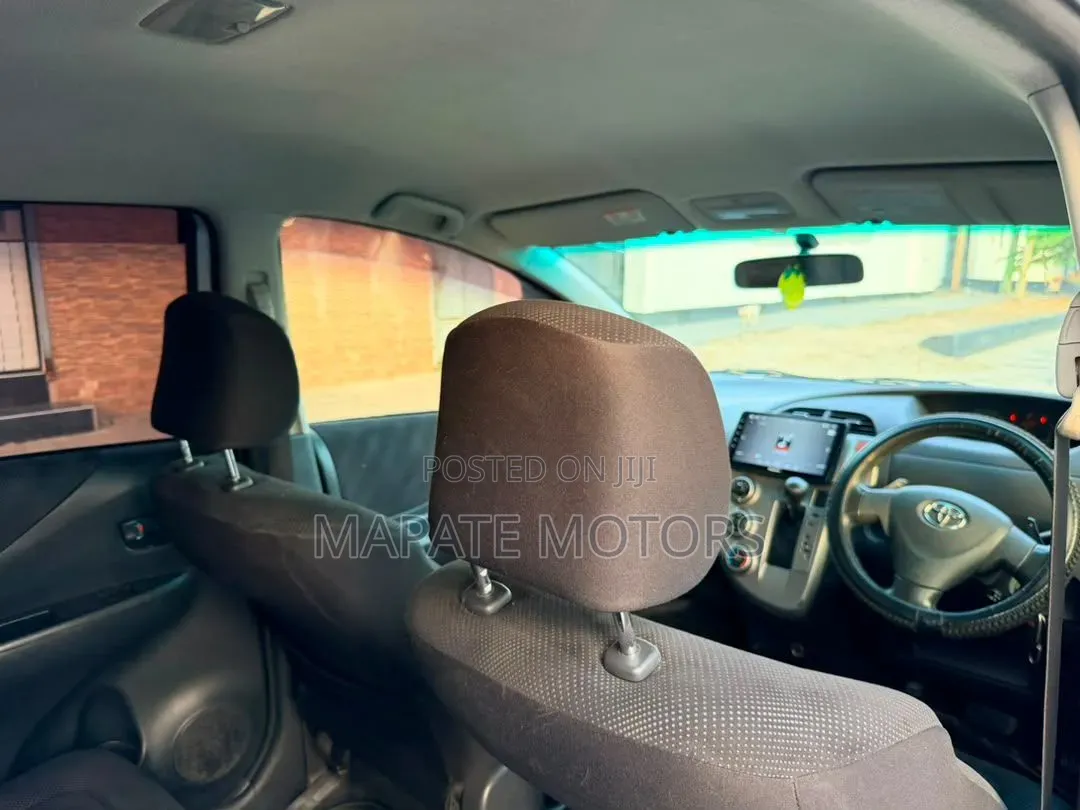 Toyota Ractis 2005 Silver