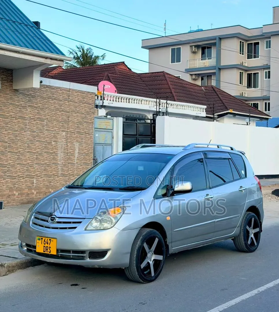 Toyota Corolla Spacio 2004 Silver