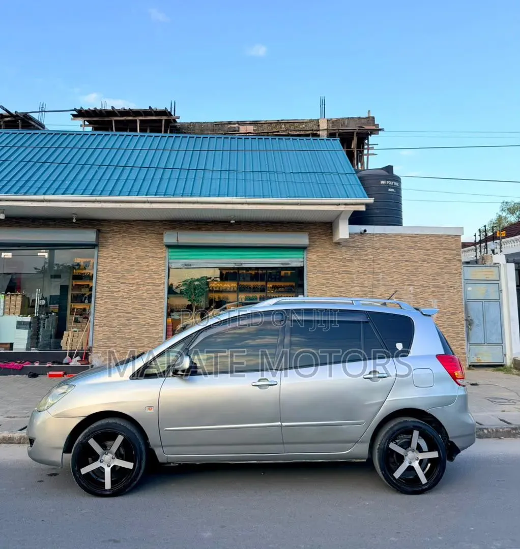 Toyota Corolla Spacio 2004 Silver