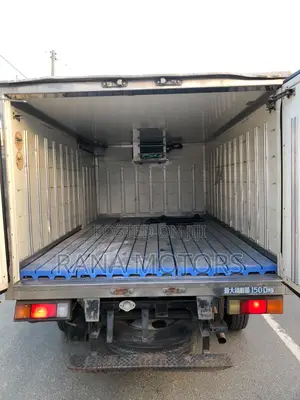 Mitsubishi Canter Guts Refgirator