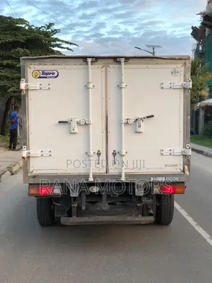 Mitsubishi Canter Guts Refgirator