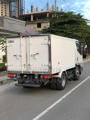 Mitsubishi Canter Guts Refgirator