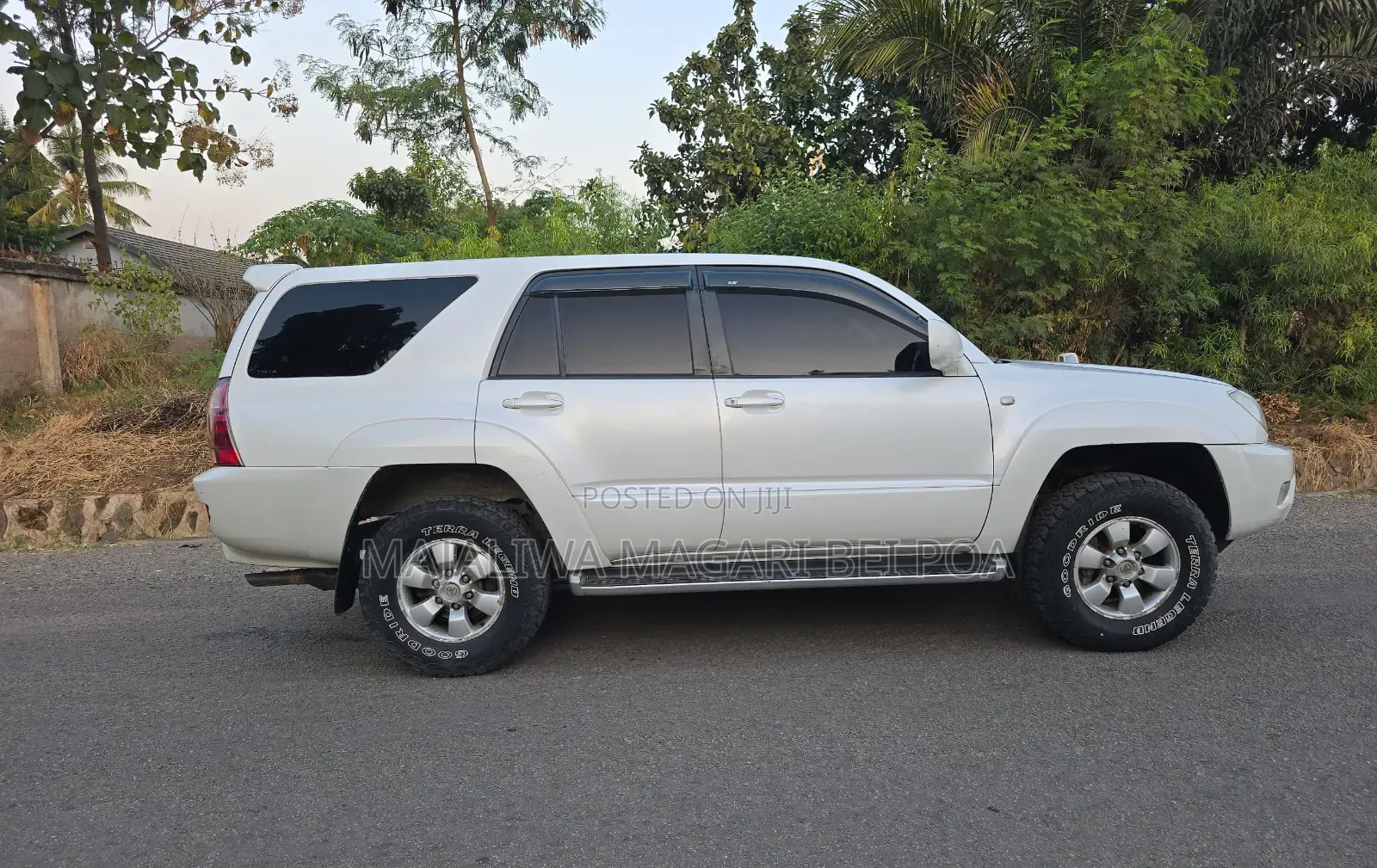 Toyota Hilux Surf 2004 White