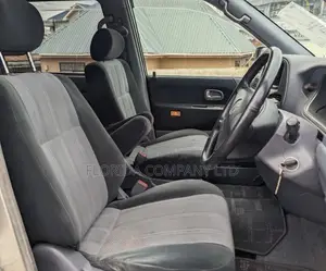 Toyota Noah 2001